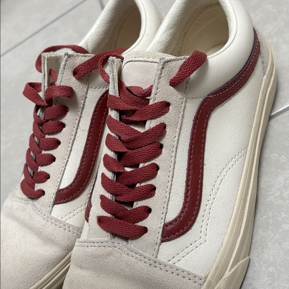 Vans - Picture 3 of 5